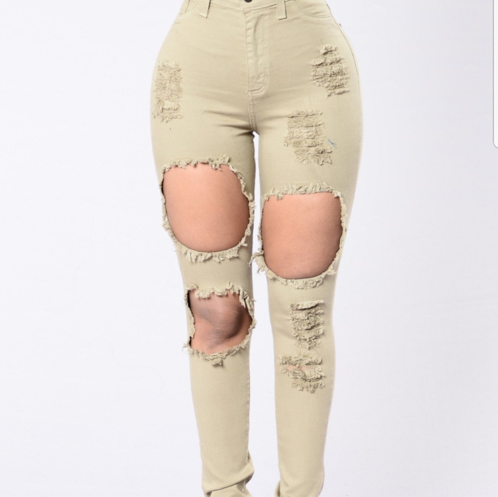 Fashion Nova Ripped Jeans Size 11